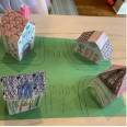 Jouet éducatif en Papier 4 petites maisons à colorer et monter soi-même